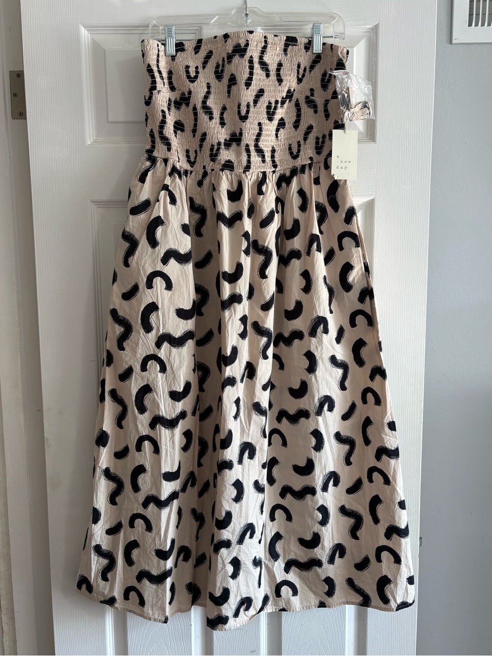 NWT abstract print strapless dress